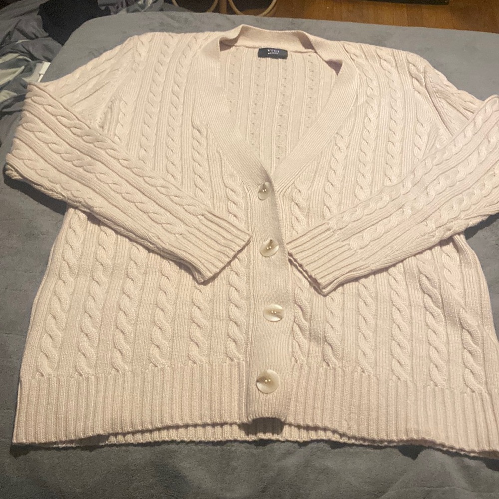 Cream sweater by VICI. Size medium. Amazing condition